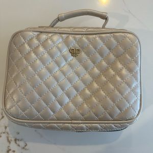 Cosmetic organizer for travel by N Purse